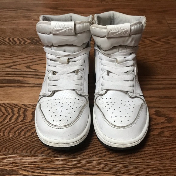 Air Jordan 1 Retro High OG “White Perforated” Size 6Y - Picture 2 of 10